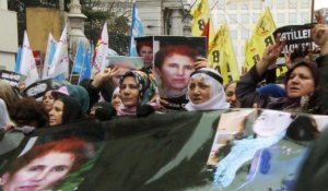 Istanbul: les Kurdes manifestent devant le consulat français