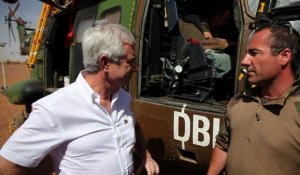 Mali: Claude Bartolone rend visite aux troupes françaises à Gao