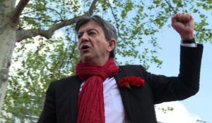 Paris: Mélenchon au pouvoir socialiste, "le compte n'y est pas"