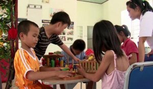 Des milliers d'enfants handicapés abandonnés au Vietnam