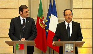 Hollande en contact permanent avec les autorités algériennes