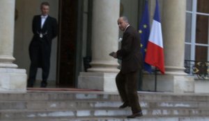 Mali: Hollande convoque un Conseil restreint de Défense