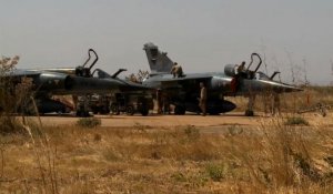 Mali : la France déploie ses forces aériennes