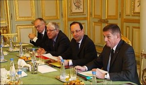 Mali : réunion ministérielle à l'Elysée autour de Hollande