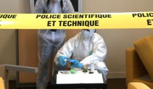 La police scientifique, sur la piste des cambrioleurs