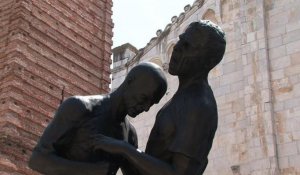 La sculpture du "coup de tête" de Zidane exposée à Pietrasanta