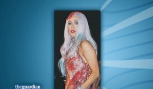 Lady Gaga en robe de viande crue