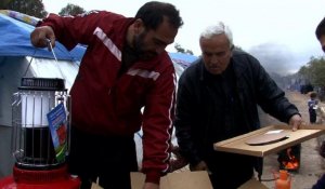 Syrie: Appareils de chauffage et extincteurs aux réfugiés de Qah