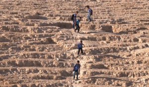 Des bédouins palestiniens bravent le désert pour aller à l'école