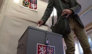 Présidentielle: les Tchèques commencent à voter