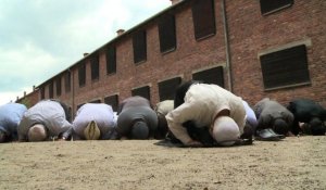A Auschwitz, des imams prient pour les victimes de l'Holocauste