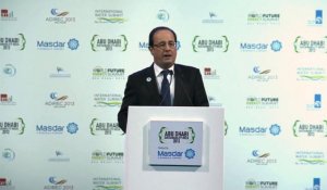 Hollande prône "l'action" pour les énergies renouvelables