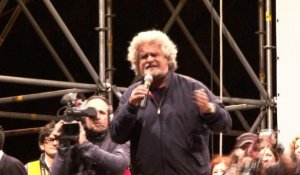 Rome: Grillo en meeting avant les élections locales