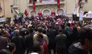 Tunisie: opposants et islamistes manifestent