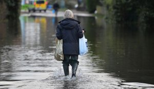 En images : le Royaume-Uni paralysé par les inondations