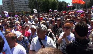 Donetsk crie à l'indépendance sur la place de Lénine