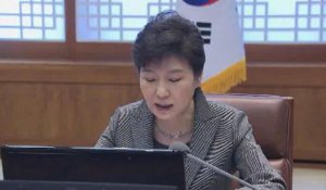 Ferry sud-coréen: la présidente condamne l'attitude du capitaine