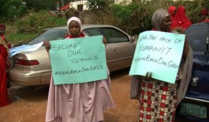 Nigeria: des proches des lycéennes enlevées manifestent
