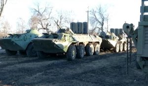 L'armée ukrainienne déploie ses blindés près de la frontière russe