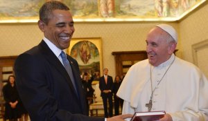 Devant Obama, le pape François défend une nouvelle fois le "droit à la vie"