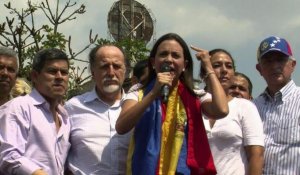 La députée déchue de son mandat dénonce la "dictature" de Maduro