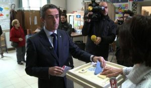 Municipales: votes des candidats FN à Marseille et Fréjus