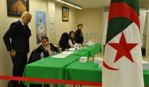 S'abstenir ou voter Bouteflika, les Algériens de Paris partagés