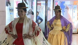 La Bolivie ouvre sa première école de mannequins 'cholitas'