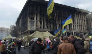 Nouvelle ère pour l'Ukraine : réactions place de l'Indépendance