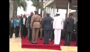 Retour solennel au Kenya du président Kenyatta