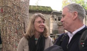 A Paris, Jim Morrison hante encore le Père-Lachaise