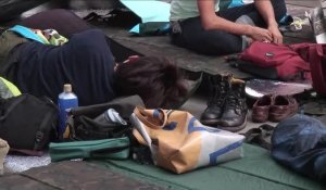 Hong Kong: les manifestants réinvestissent un campement