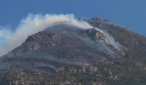 Feux de brousse au Cap: maisons détruites et population évacuées