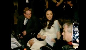 Exclu Vidéo : Kate Middleton : la duchesse de Cambridge s'invite sur le tournage de Downton Abbey !