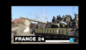 UKRAINE - La débâcle de l'armée ukrainienne, fuyant Debaltseve sous les tirs