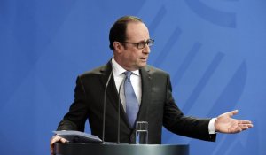 Hollande veut garder le cap des réformes malgré la défaite électorale