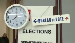 Départementales: début du scrutin, Valls et Hollande ont voté