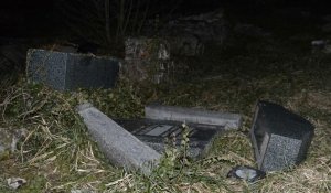 Des centaines de tombes profanées dans un cimetière juif en Alsace