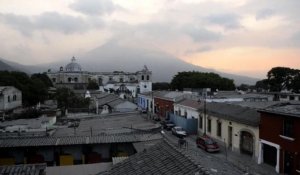 Guatemala: le volcan Fuego est entré en éruption