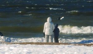 Russie: sur le golfe de Finlande, le surf en toutes saisons