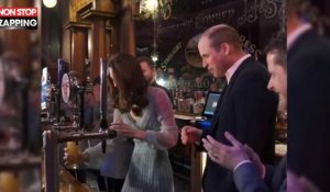 Kate Middleton et le Prince William servent des pintes dans un pub, la vidéo étonnante