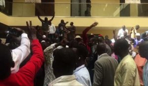 Sénégal: les partisans de Macky Sall célèbrent la victoire