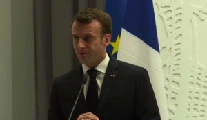 Génocide: Macron "prend note" de l'invitation du Rwanda