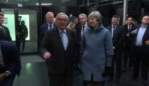 Brexit: May rencontre Juncker au Parlement Européen
