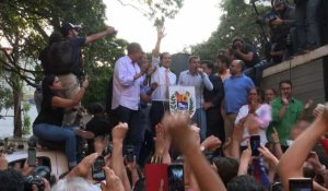 Guaido dénonce la menace de levée de son immunité parlementaire