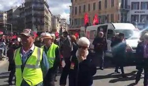 Grève nationale du 19 mars à Marseille : le cortège de manifestants termine sa course place Castellane