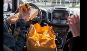 Il jette l'emballage de son hamburger par la fenêtre de sa voiture : ça lui coûte 368 €