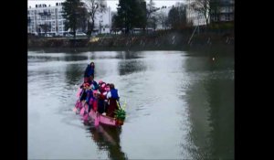 Boulogne-sur-Mer : les Dragon Ladies  baptisent leur nouveau canoë