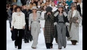 Chanel dévoile la dernière collection déssinée par Karl Lagerfeld