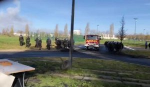 Blocage de la prison d'Alençon - Condé-sur-Sarthe : Marseillaise et arrivée des pompiers